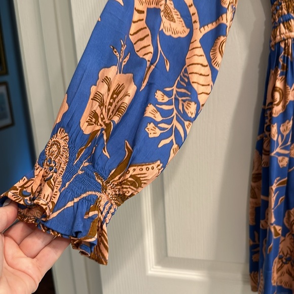 Omika Long sleeve Mini dress EUC - Picture 3 of 6